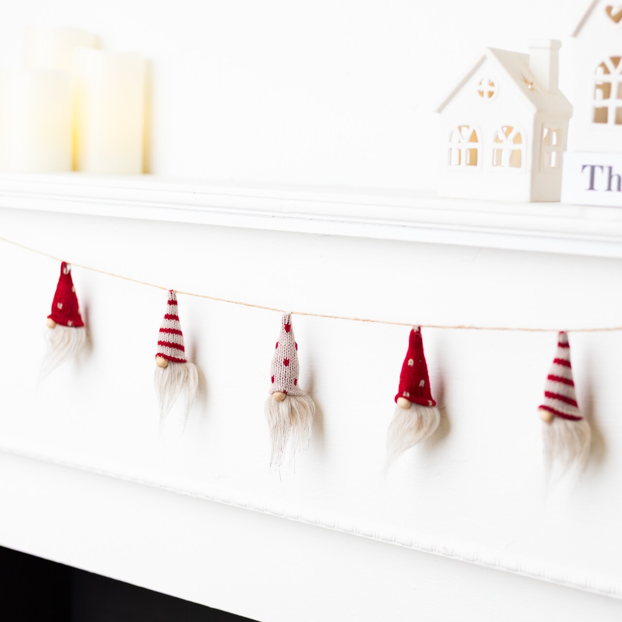 Northlight Plush Mini Gnomes with Knitted Hats Christmas Garland - 4.25'